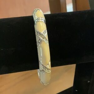 Ladies bracelet with rhinestones